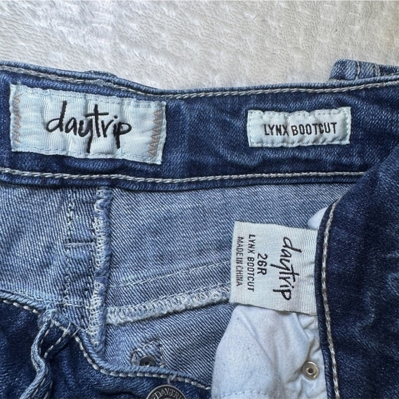 Daytrip Lynx Bootcut Denim Blue Jeans - Picture 7 of 9